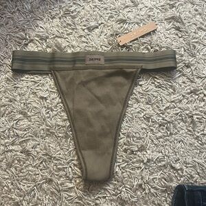 skims cotton rib thong